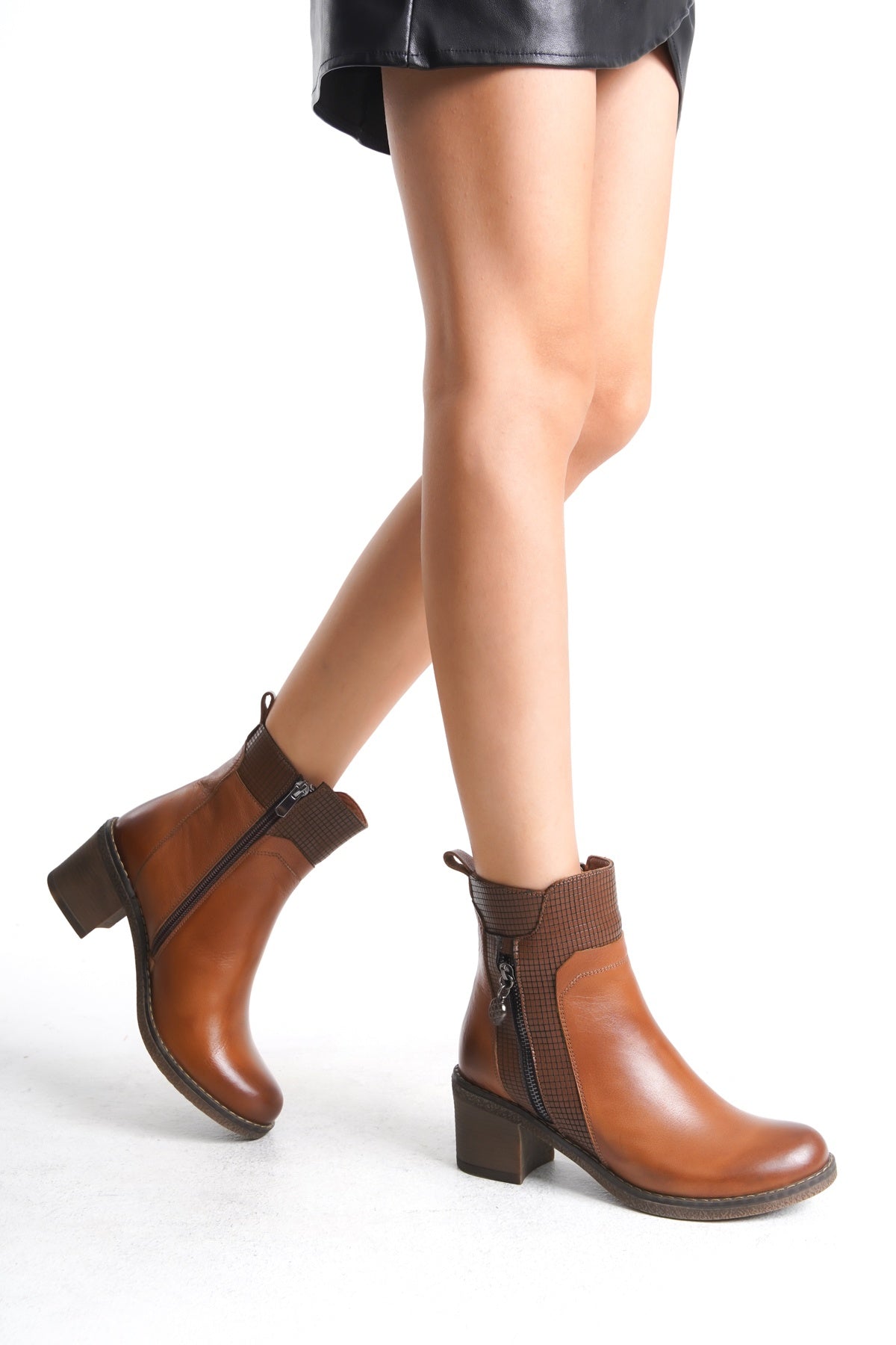 Kadın Hakiki Deri Topuklu Bot – El Yapımı, Şık Tasarım Siyah Bot | OBEN AYAKKABI