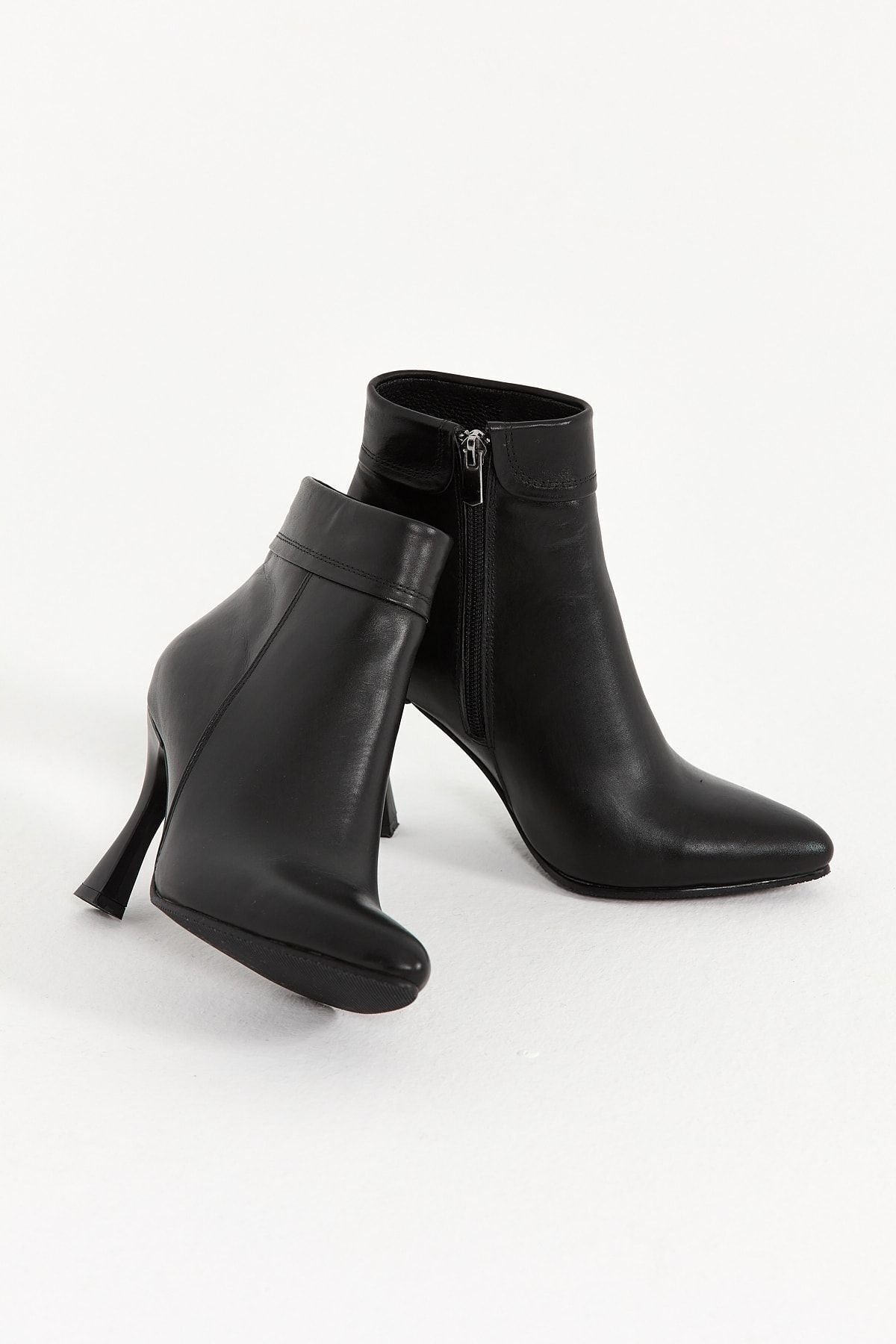 Kadın Hakiki Deri Topuklu Bot – El Yapımı, Şık Tasarım Bej Bot | OBEN AYAKKABI