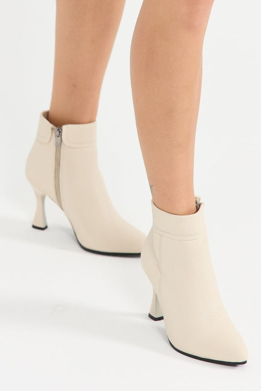Kadın Hakiki Deri Topuklu Bot – El Yapımı, Şık Tasarım Bej Bot | OBEN AYAKKABI